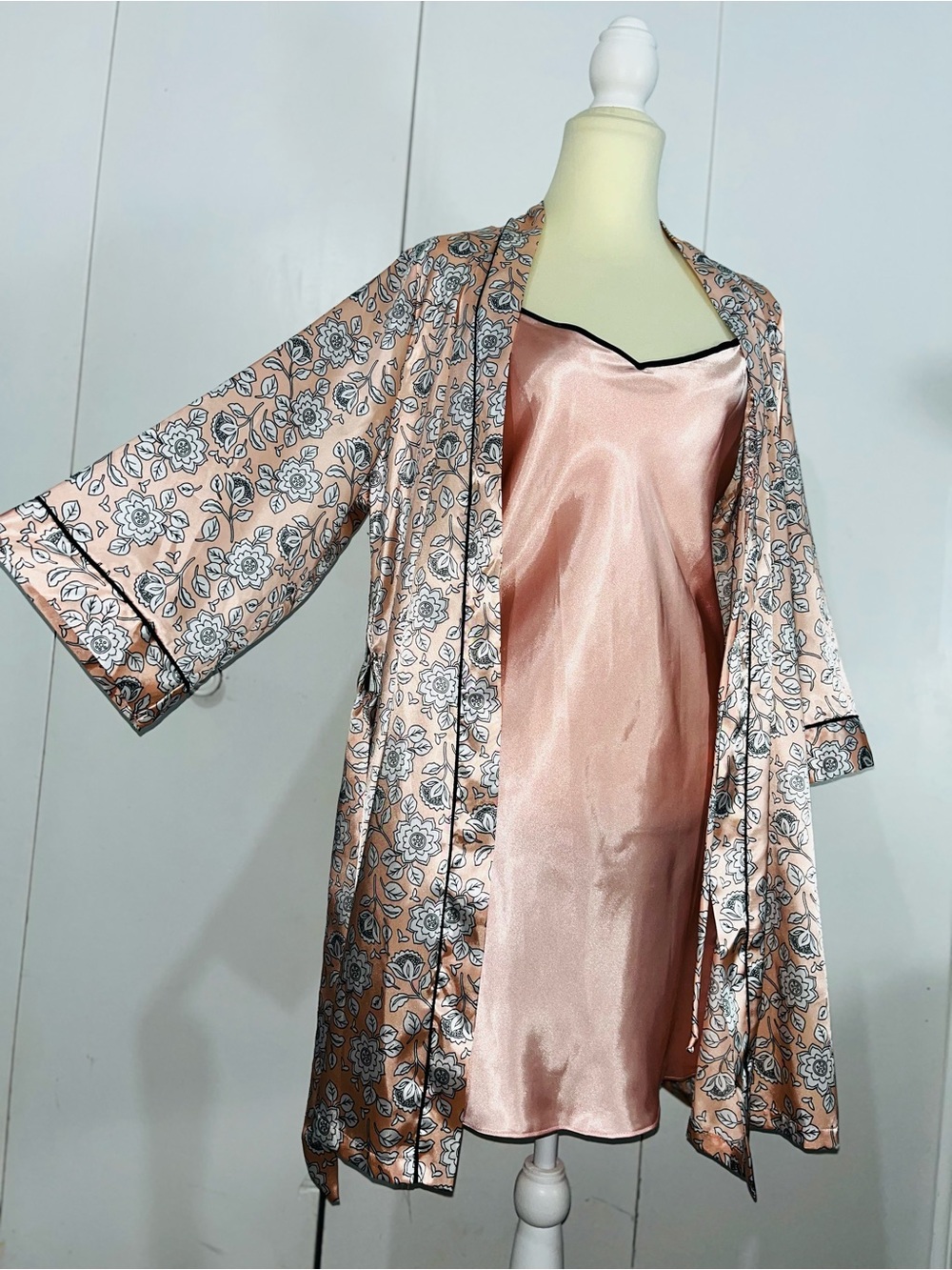 Linea Donatella 2pc Set Pink Satin Chemise with Floral Robe NWT